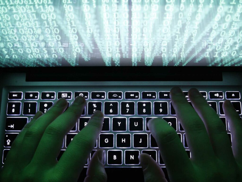 Authorities can technically track cell phones without a warrant! 2 Mobile_Surveillance