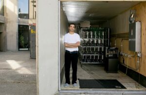 Physicist builds supercomputer from old PlayStations! Impressive!