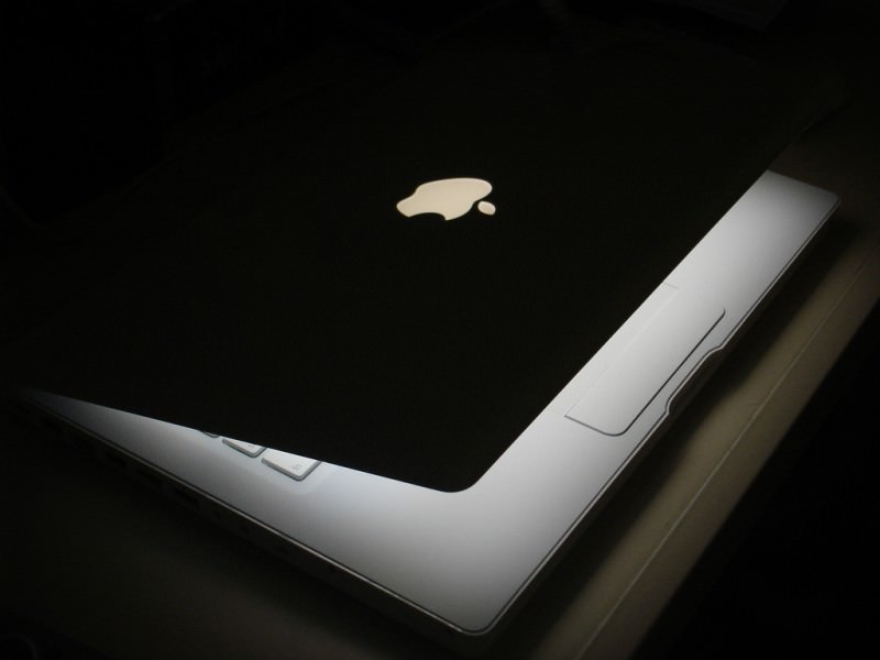 When do we turn off, hibernate or sleep the computer 3 10924_macbook-hibernate1-800x600