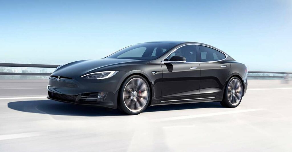 Hacker ξεγελάνε με μικρά αυτοκόλλητα το Tesla S να μπει σε λάθος λωρίδα 1 Tesla