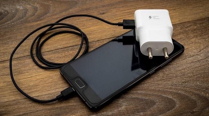 iPhone Slow Charger: Tι είναι και πώς να το διορθώσετε 2 iPhone Slow Charger: Tι είναι και πώς να το διορθώσετε