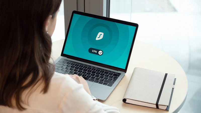 How does remote work make users more vulnerable to hackers? 2 How does remote work make users more vulnerable to hackers?