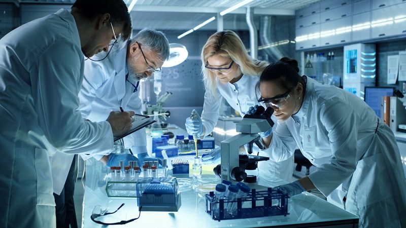 OpenSafely: The open source platform that helps researchers understand COVID-19 1 OpenSafely: The open source platform that helps researchers understand COVID-19
