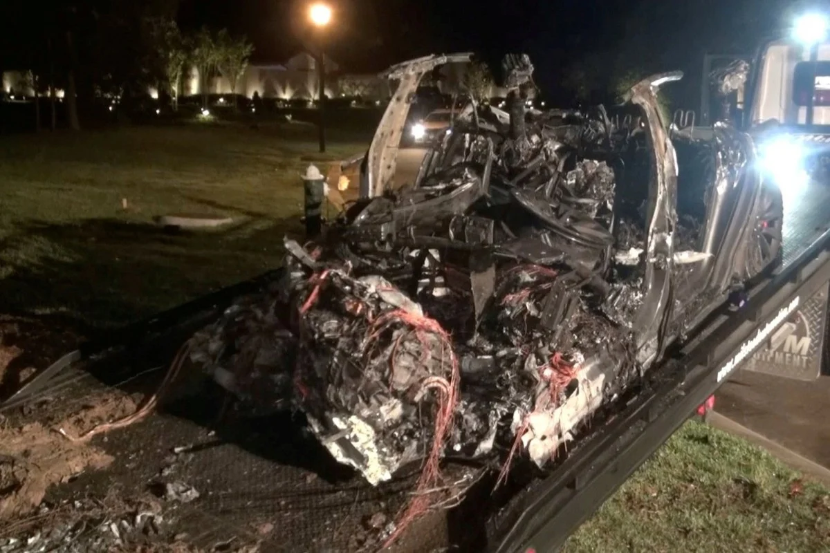 Elon Musk: "Tesla Autopilot was not activated in the car that crashed" 1 Tesla car accident