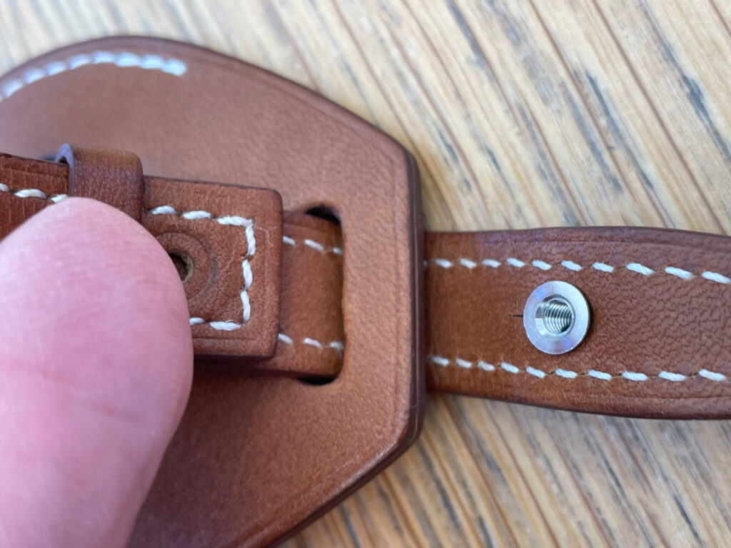 Και τα τρία προϊόντα Hermès AirTag δεν είναι διαθέσιμα για παραγγελία 3 Και τα τρία προϊόντα Hermès AirTag δεν είναι διαθέσιμα για παραγγελία