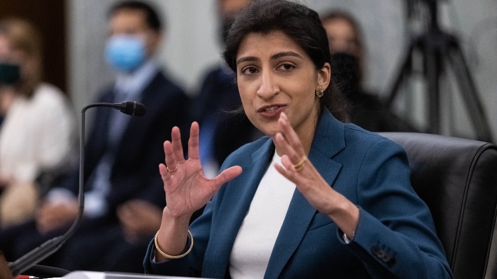 Lina Khan: Ο Biden όρισε την επικρίτρια των Big Tech πρόεδρο της FTC 2 Lina Khan - επικρίτρια Big Tech - FTC