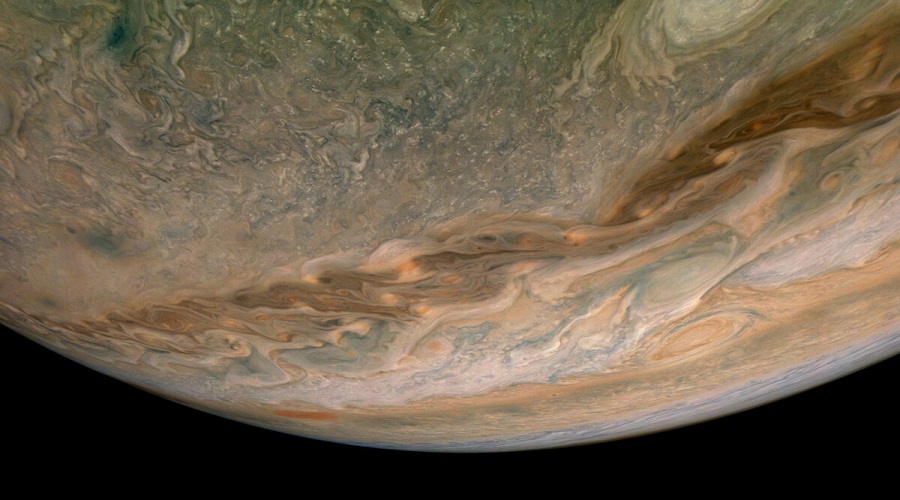 Object collided with Jupiter and the footage is breathtaking 2 shots