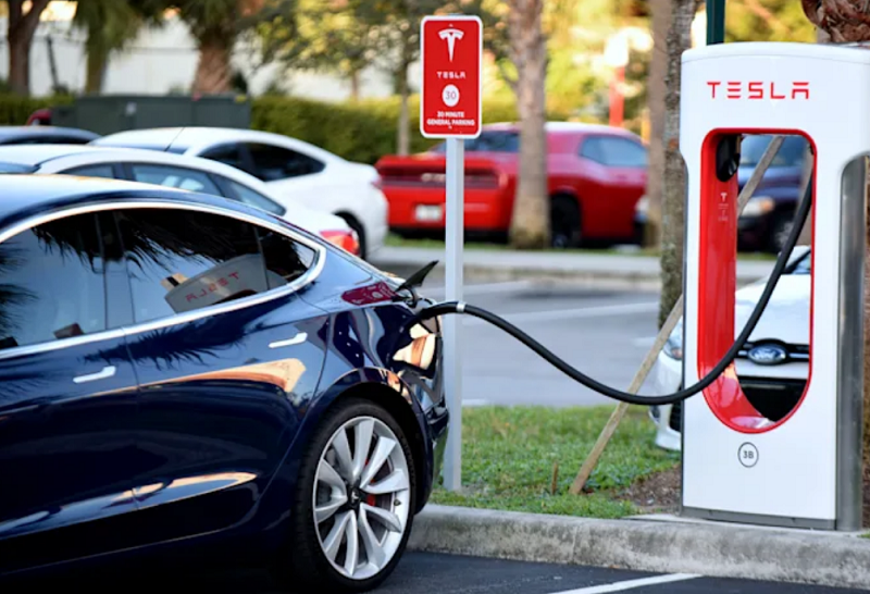 Tesla - πιλοτικό πρόγραμμα: Θα ανοίξει το δίκτυο σε non-Tesla EVs στη Νορβηγία 2 Tesla - πιλοτικό πρόγραμμα: Θα ανοίξει το δίκτυο σε non-Tesla EVs στη Νορβηγία