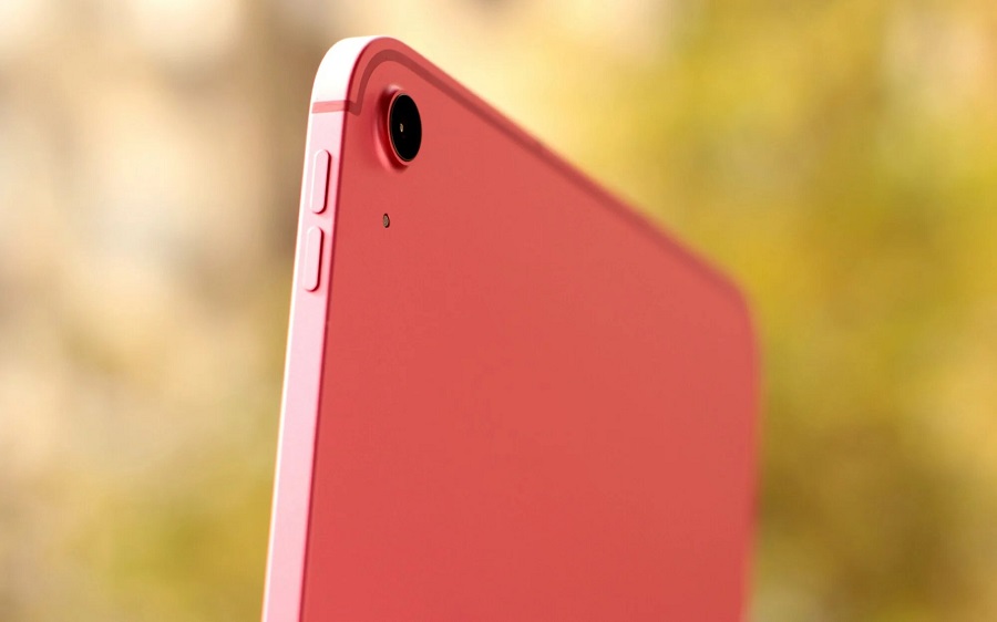 The new iPad comes in an impressive pink color 2 pink