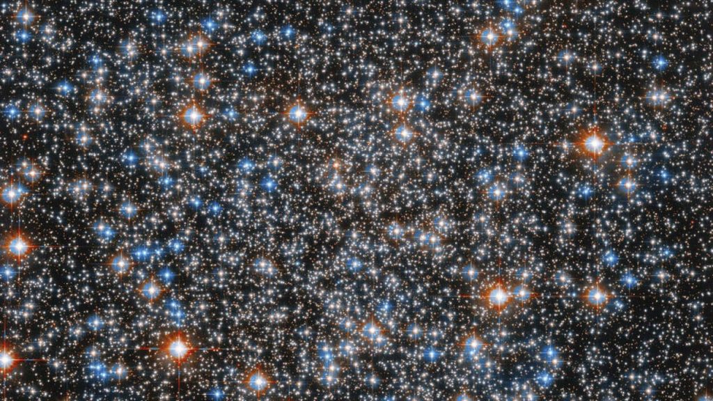 Hubble: Η πιο πρόσφατη εικόνα ενός αστρικού σμήνους είναι εκθαμβωτική 1 Hubble