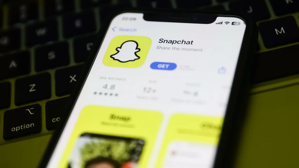 Snapchat: Οι χρήστες φρικάρουν με το AI bot που είχε το δικό του μυαλό 1 Snapchat: Οι χρήστες φρικάρουν με το AI bot που είχε το δικό του μυαλό