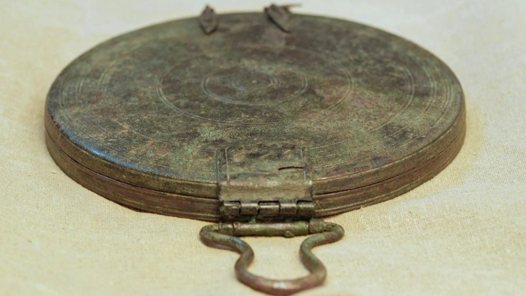2,300-year-old tomb excavated: Woman who followed Alexander the Great's army discovered 2 Alexander the Great