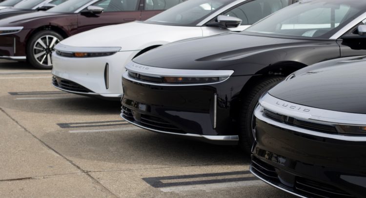 Lucid Motors: Μειώνει τον στόχο παραγωγής EV για το 2023