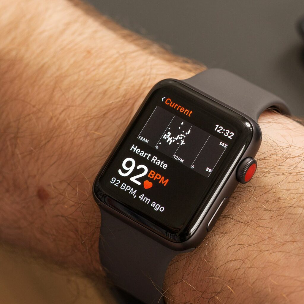 Καθημερινές Ιστορίες: Πώς το Apple Watch Αναγνωρίζει και Προλαμβάνει Καρδιακά Προβλήματα