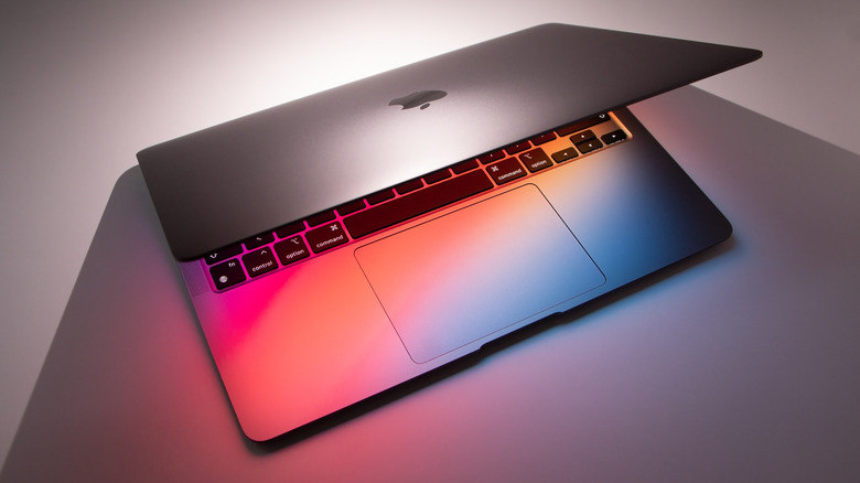 Μεγάλη έλλειψη στο MacBook Air παρά την αύξηση τιμής κατά $200 3 Μεγάλη έλλειψη στο MacBook Air παρά την αύξηση τιμής κατά $200