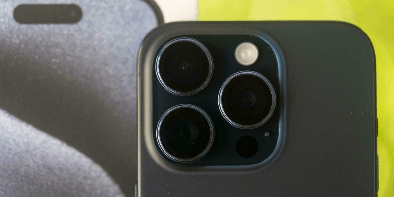 Apple: Plans anti-reflective coating for iPhone 16 2 cameras iphone 16 anti-reflective coating