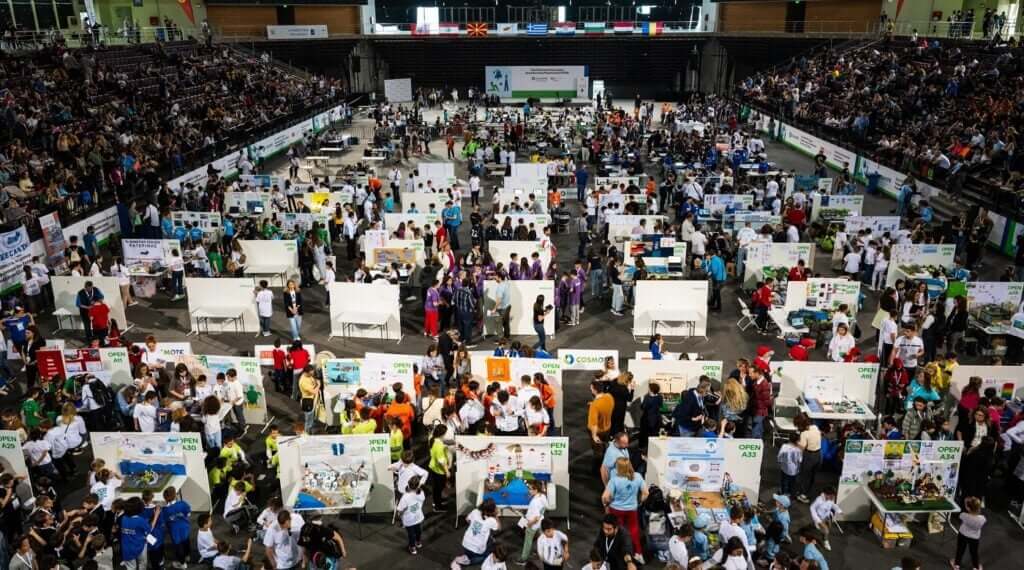 COSMOTE has been contributing to the dissemination and development of Educational Robotics in Greece for 10 years