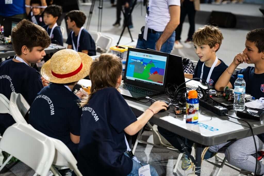 COSMOTE has been contributing to the dissemination and development of Educational Robotics in Greece for 10 years