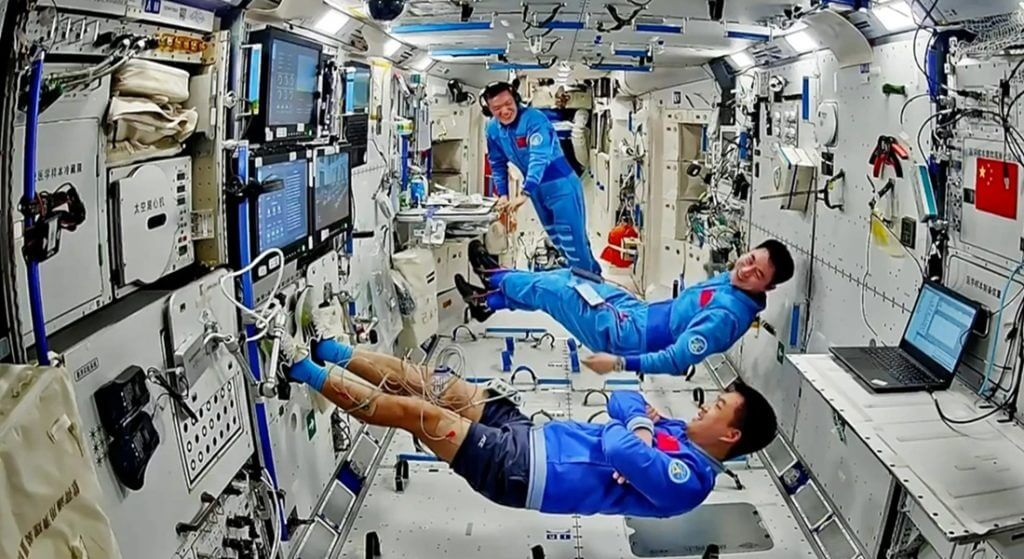 Shenzhou 20: Κινέζοι αστροναύτες αποκλείστηκαν στο διάστημα λόγω διαστημικών σκουπιδιών; 3 Shenzhou 20: Κινέζοι αστροναύτες αποκλείστηκαν στο διάστημα λόγω διαστημικών σκουπιδιών;