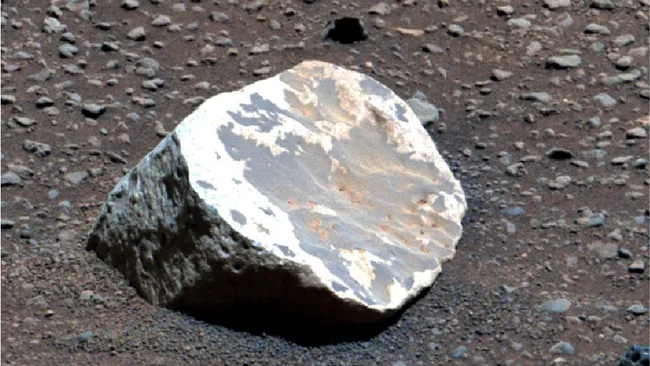 Mars: Light-colored rocks suggest it was once a tropical oasis 2 Mars: Light-colored rocks suggest it was once a tropical oasis