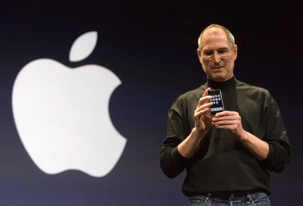 Steve Jobs introduced the first iPhone on this day in 2007 3 Steve Jobs introduced the first iPhone on this day in 2007