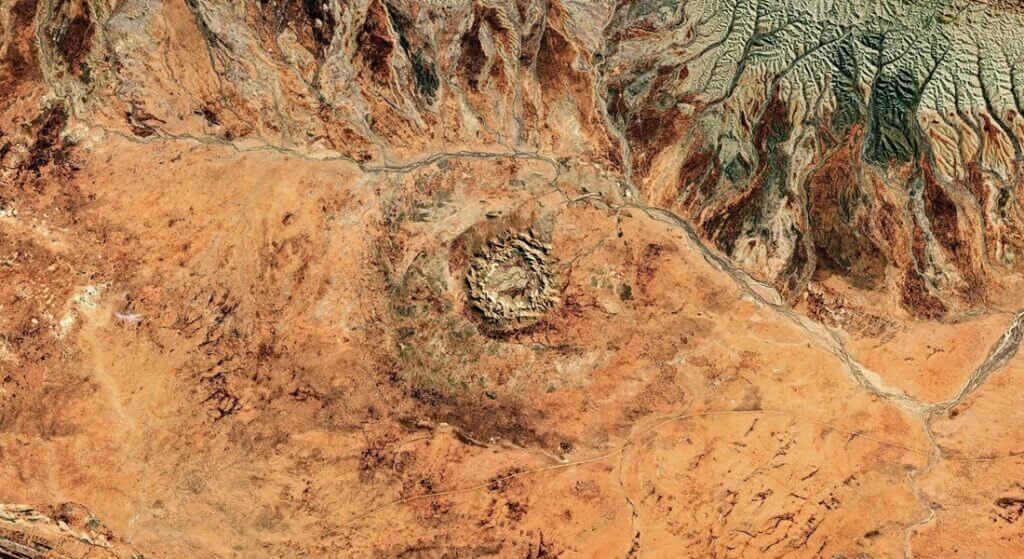 3 billion years old: The oldest asteroid crater on Earth 3 3 billion years old: The oldest asteroid crater on Earth