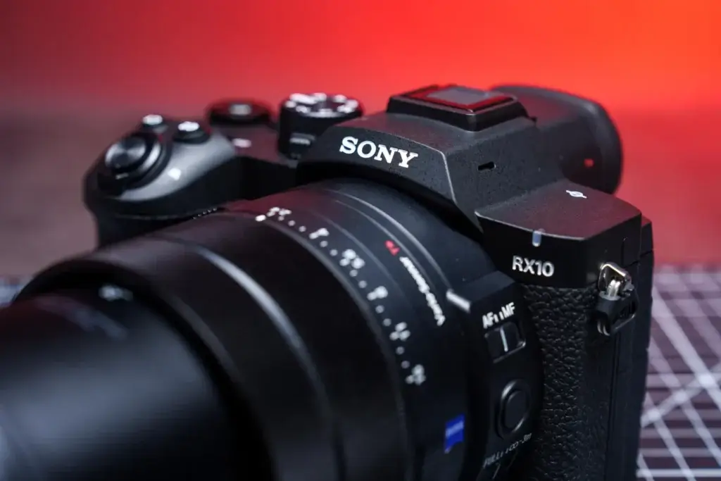Sony brings back the RX10 superzoom with a stacked sensor and a high price tag 3 Sony brings back the RX10 superzoom with a stacked sensor and a high price tag