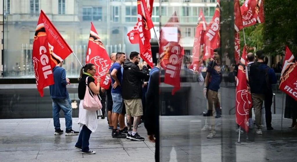iPhone 18 Pro κυκλοφορία: Απεργία στα Apple Stores της Ιταλίας 2 iPhone 18 Pro κυκλοφορία: Απεργία στα Apple Stores της Ιταλίας